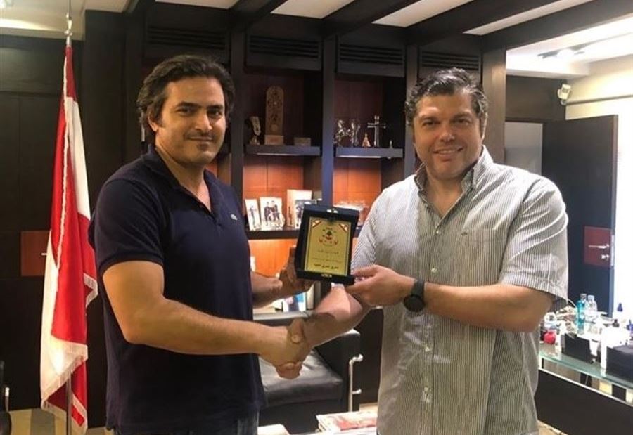 غندور يزور نصري لحود: سباحة جامعية للبدل الصيف المقبل