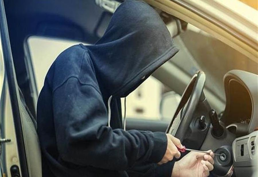 شبكةٌ لسرقة سيّارات وتهريبها إلى سوريا! 
