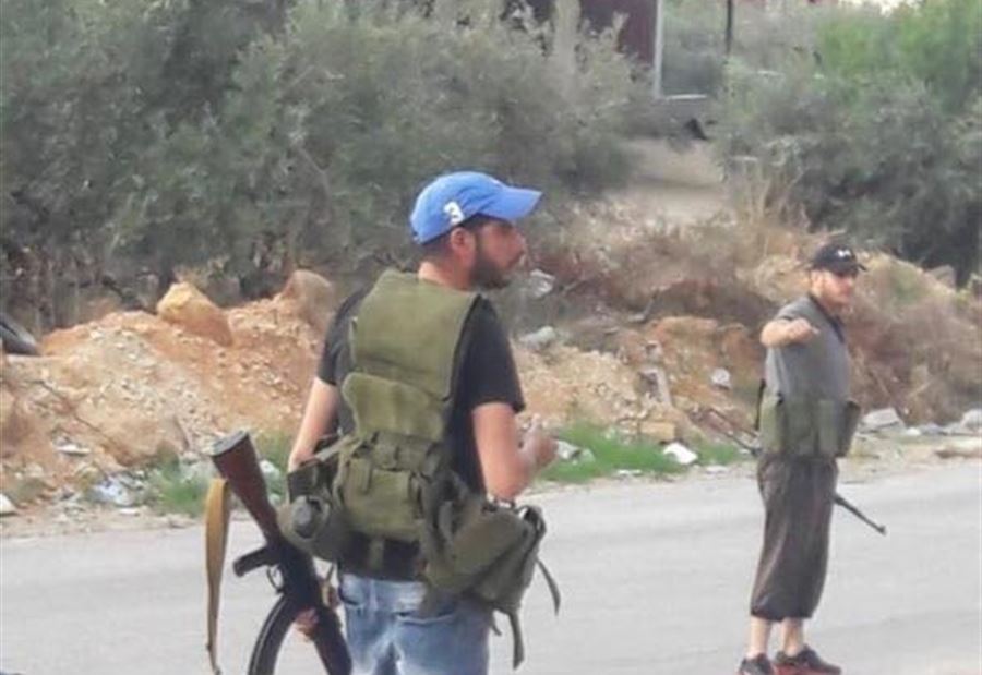 بالفيديو: انتشار "مُسلّح" في تعلبايا ودعوات عبر المساجد للنزول إلى الشّارع
