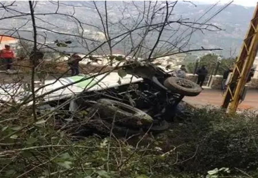 إنقلاب صهريج في بلدة القرية ببعبدا... ومصرع شخصين