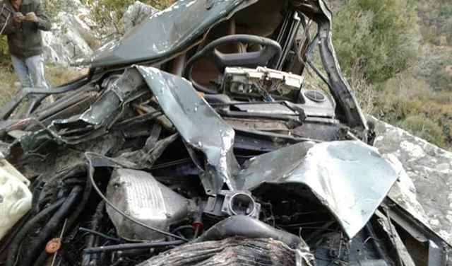 بالصور: بعد ساعات من تدهور سيارته.. هكذا عثر عليه في الشوف