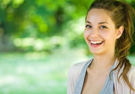 ماسك العسل والليمون لـ "بشرة مشدودة"