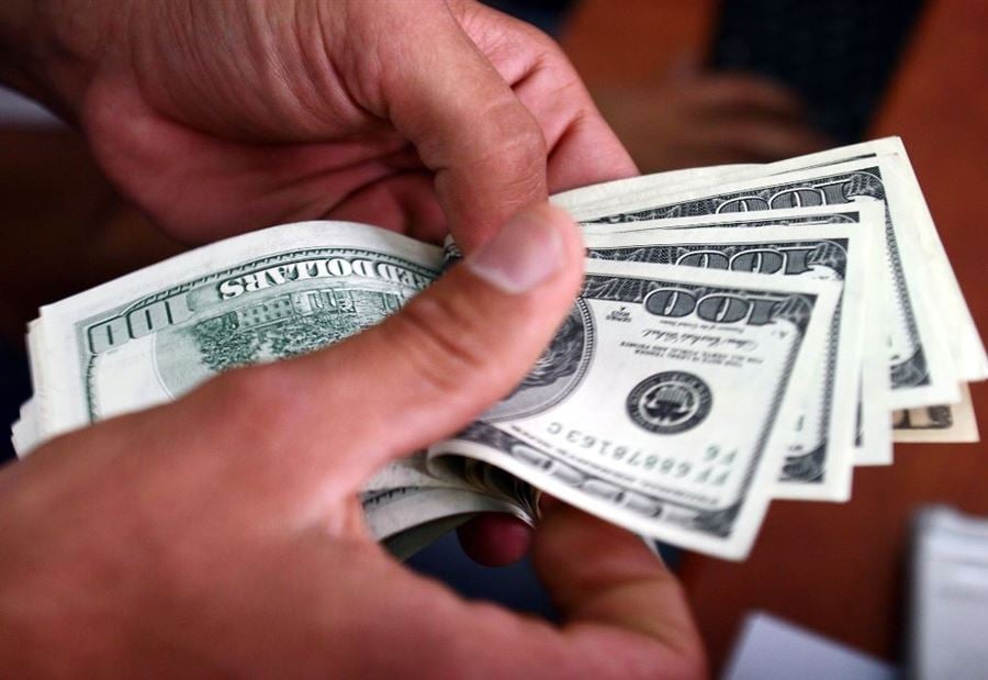 سعرُ دولار السوق السوداء صباح اليوم
