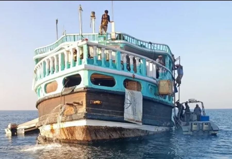 سفينة إيرانية تحمل مخدرات في ميناء سقطرى!