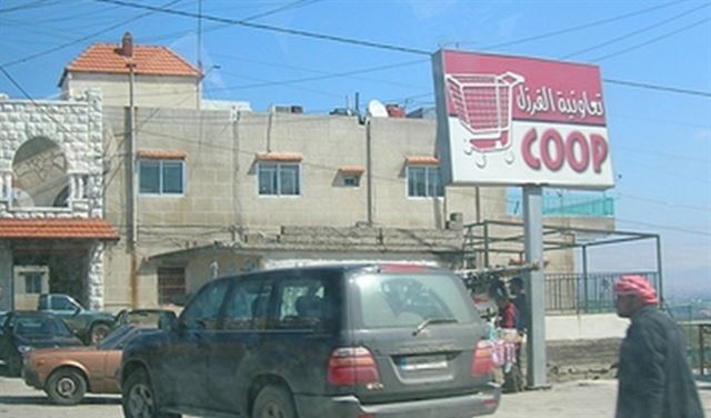 اصابة مواطن صدما على طريق عام الفرزل