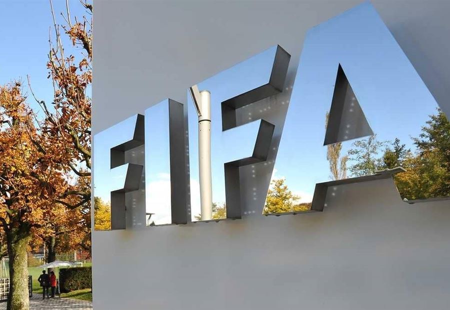 الفيفا يفرض قيودا على صفقات الإعارة بين الأندية
