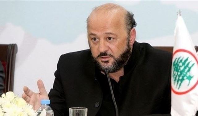 الرياشي "يمازح"... وأسود يرد بـ "لطشة"