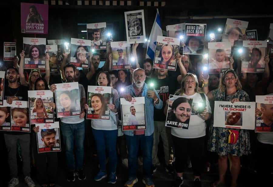 أهالي المحتجزين لدى حماس يهددون بالتصعيد! أهالي المحتجزين لدى حماس يهددون بالتصعيد!