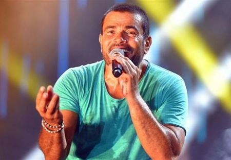 بالفيديو: عمرو دياب يعتدي على واحد من حراسه لهذا السبب بالفيديو: عمرو دياب يعتدي على واحد من حراسه لهذا السبب