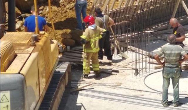 بالصور: قتيل وجريح اثر انهيار حائط مبنى قيد الانشاء في بعبدا