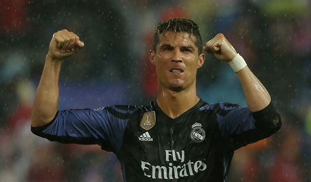 ريال مدريد يرتدي قميصًا صممه شاب عربي... تعرف على قصته