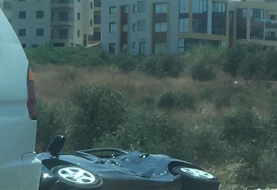 جرحى بانزلاق سيارة في الكورة