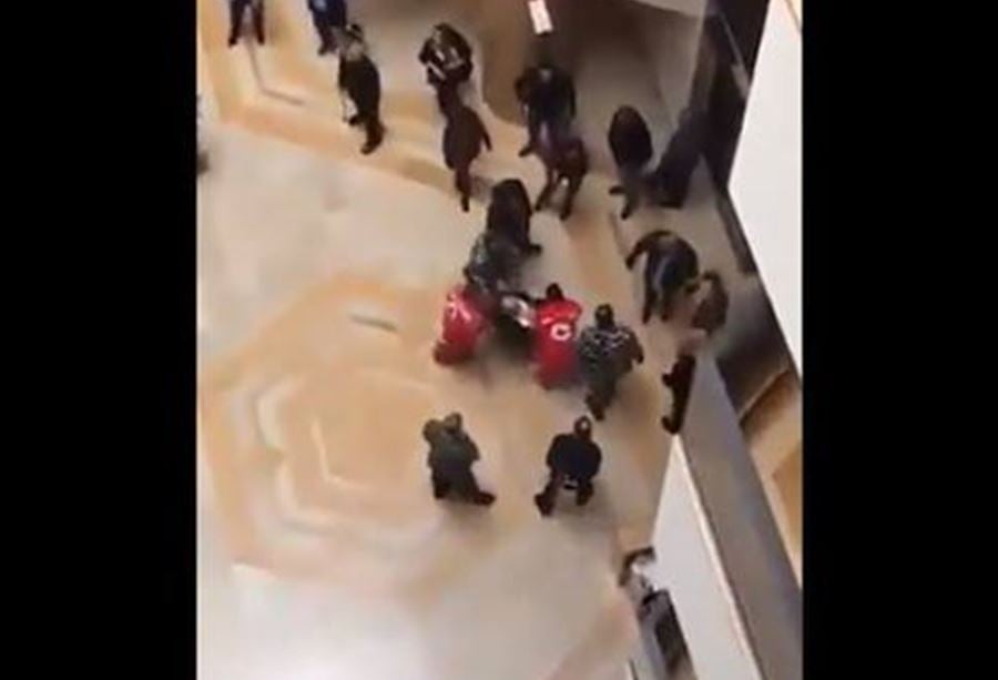 بالفيديو: نائب يتعرض لوعكة صحية خلال جلسة لجنة البيئة
