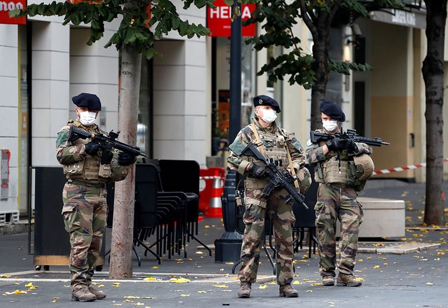 مفاجأةٌ بشأن هوية مُسلح أفينيون الفرنسي