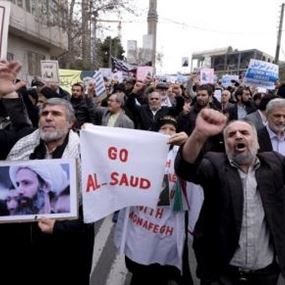 ملثمون يهاجمون مجمعا للمخابرات السعودية بقنابل حارقة