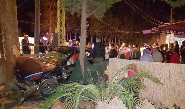 بالصورة: جريحان نتيجة تدهور سيارة على طريق اميون