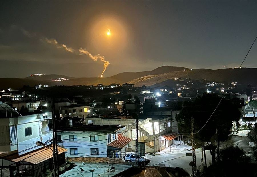 غاراتٌ ليلية على الجنوب... والقنابل المضيئة لم تغِب!
