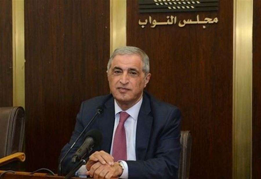هاشم يطالب الحكومة بشكوى "عاجلة" 