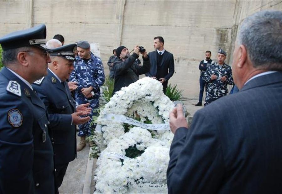 وفد من  قوى الأمن يقدّم واجب العزاء بالشهيد وسام عيد