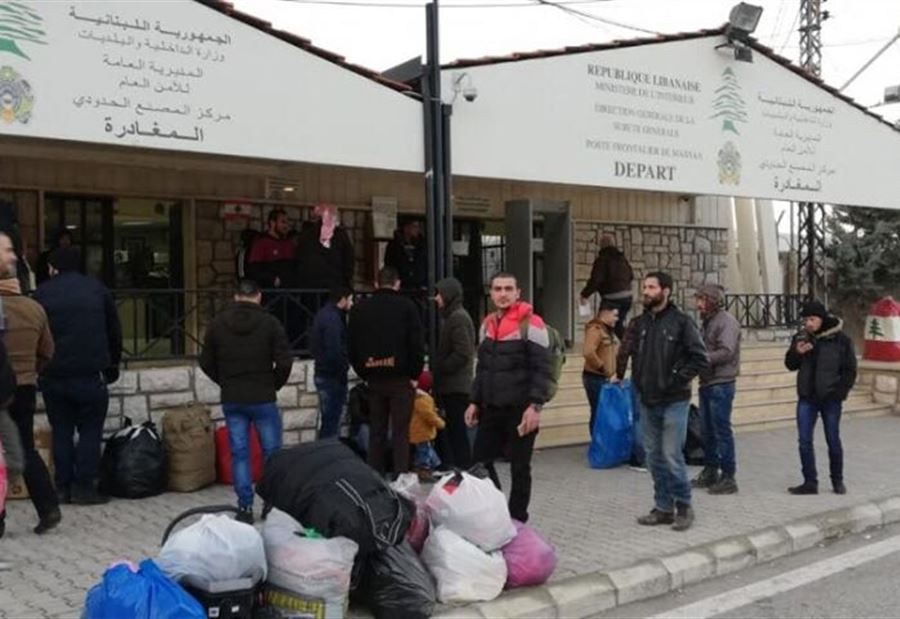 بالصورة: دفعة جديدة من النازحين تغادر لبنان 
