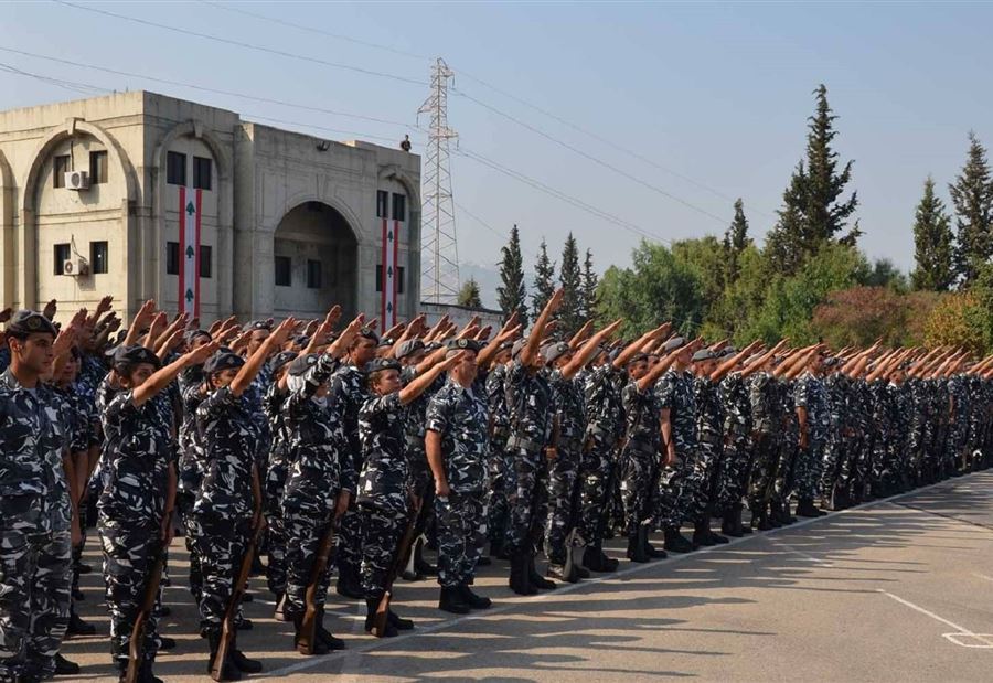 في سجن حلبا... هواتفٌ داخل وجبة طعام!
