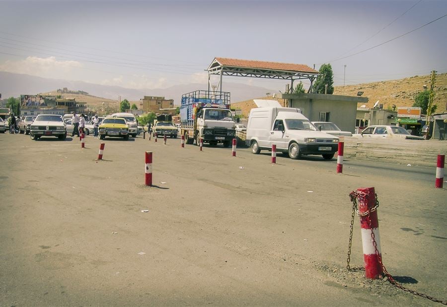النائب وأسراب المهرّبين