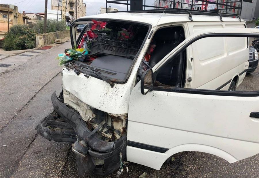 بالصور: جريحان اثر حادث سير في المطيلب