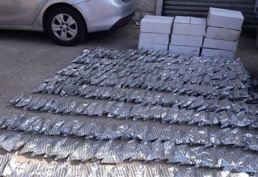 ضبط كمية كبيرة من المعسل المهرب  ضبط كمية كبيرة من المعسل المهرب