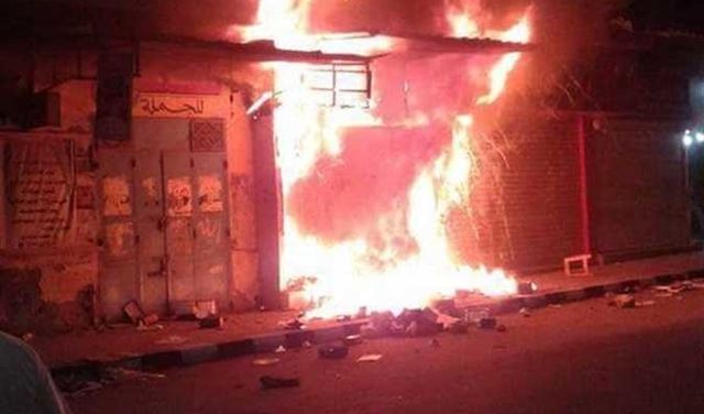 بالصورة.. حريق في محل للمفروشات بصيدا وهذه أضراره