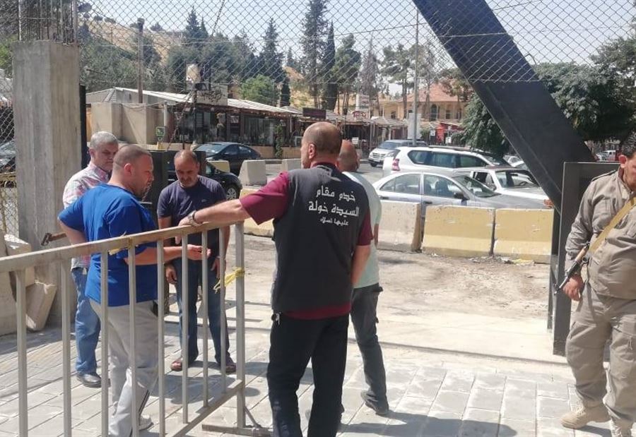 بالصور: بعد عامين... حزب الله يفتح مدخل مقام السيدة خولة 