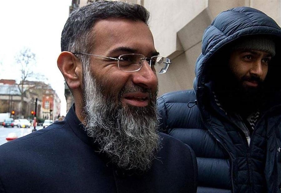 "داعية داعش" يعود إلى بيته في بريطانيا