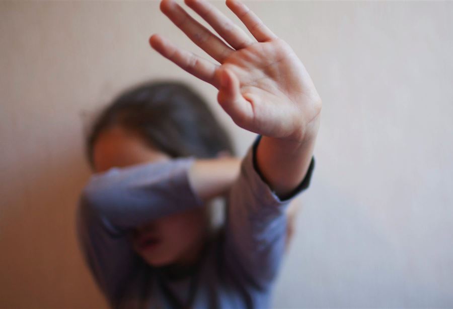 العناية الإلهية تُنقذ طفلة من محاولة إغتصاب داخل نادي في المتن! 