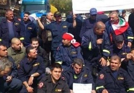 وقفة رمزية صامتة لمتطوعي الدفاع المدني في البقاع