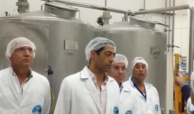 بالصور: حنكش يجول على المزارعين في بسكنتا