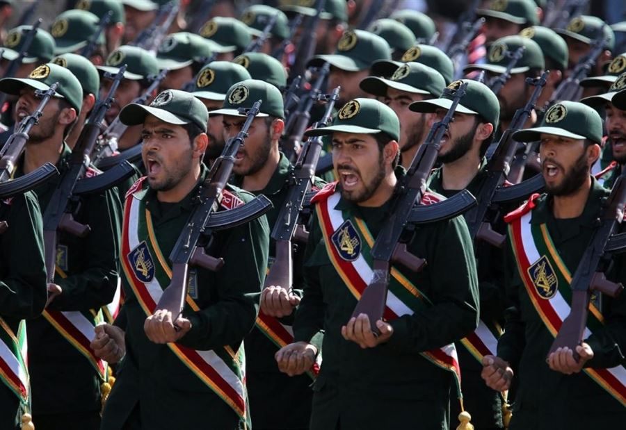 "عائلتان حاكمتان في الخليج ستزولان مع إسرائيل"