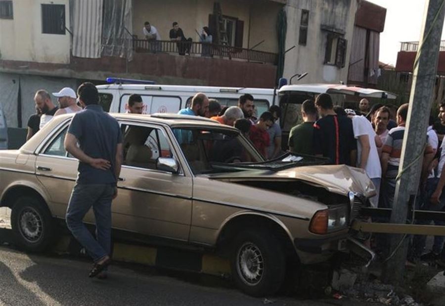 بالصور: جريحان جراء حادث صدم  في الضنية