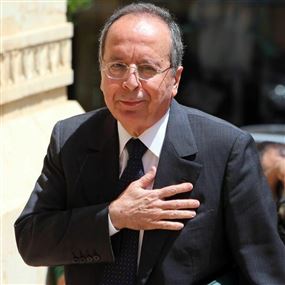 السيد يرثي والدة مغنية 