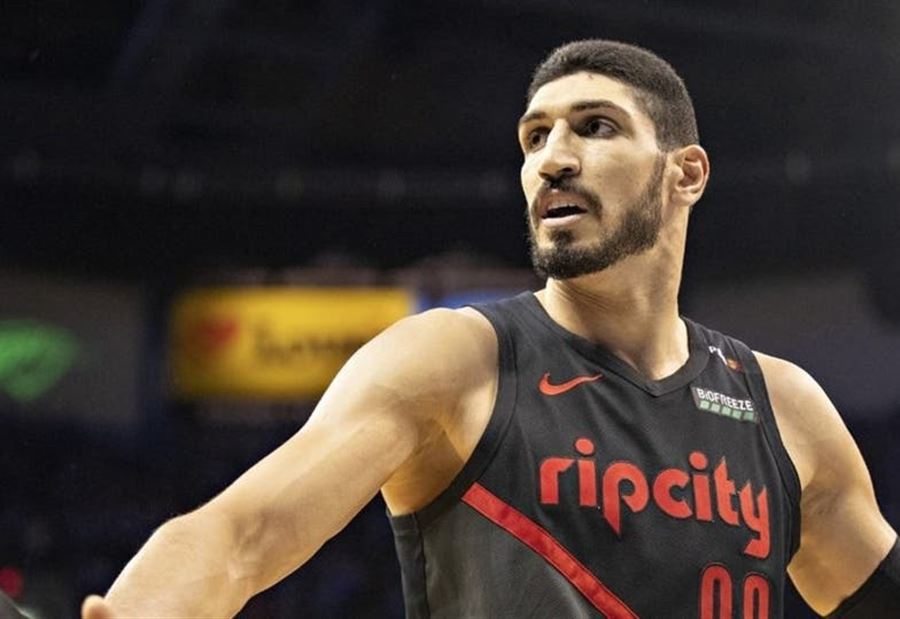 نجم كرة السلة التركي إنيس كانتر: هكذا اعتقلوا والدي نجم كرة السلة التركي إنيس كانتر: هكذا اعتقلوا والدي