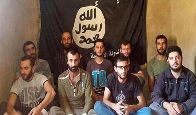 العسكريون لدى "داعش" كانوا 10.. وكشف هوية 6 جثامين؟