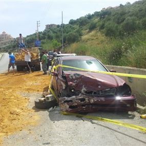 جريحة في حادث سير على على طريق كفركلا 