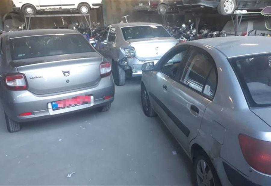 بالصورة: مفرزة سير بيروت الأولى تحجز سيارات مخالفة 