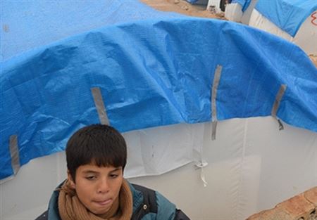 احتراق خيمة للنازحين بنار التدفئة في مخيم الطيبة