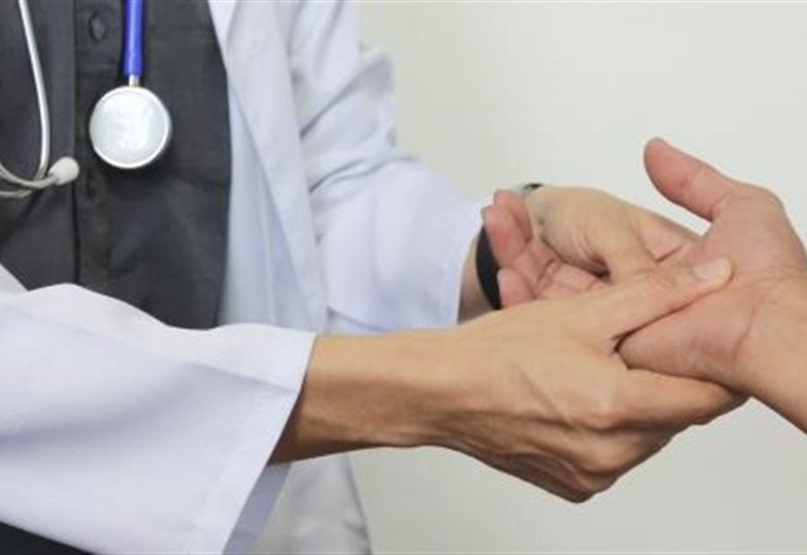 اختبار إصبع "فجوة الماس" وعلاقته بسرطان الرئة