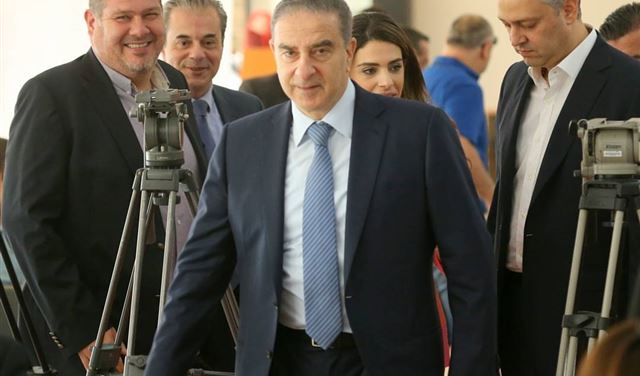 فرعون: القانون المختلط تتقدم حظوظه