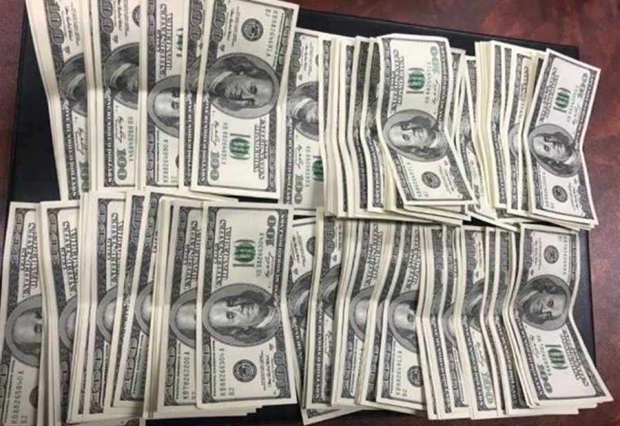 قوى الامن تضبط 22600 دولارًا مزيفًا في مطار بيروت 