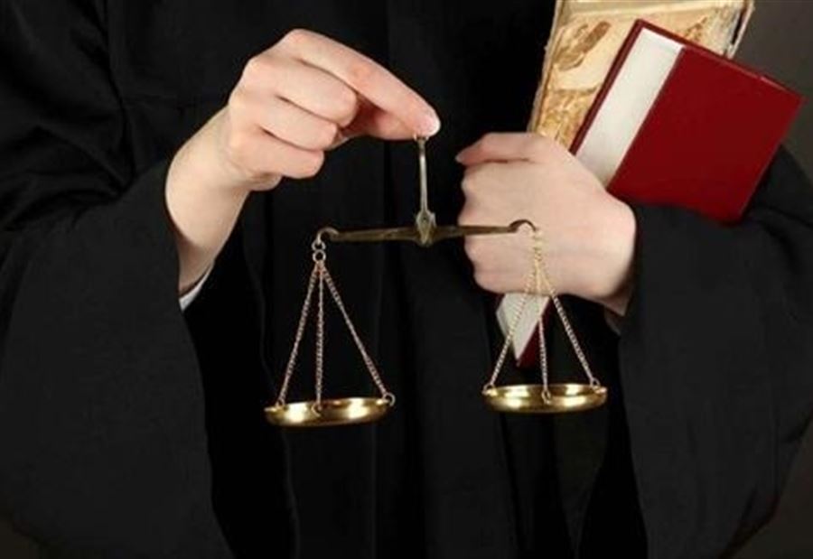 إرجاء انتخاب "قاضيين متقاعدين"