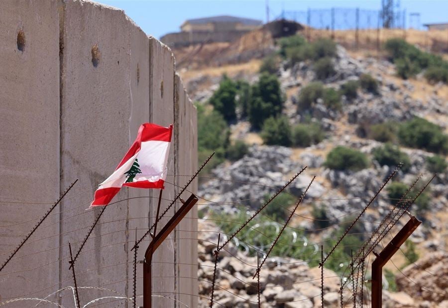 احذروا أيها اللبنانيون... أذنٌ إسرائيلية في كل منزل!  احذروا أيها اللبنانيون... أذنٌ إسرائيلية في كل منزل!