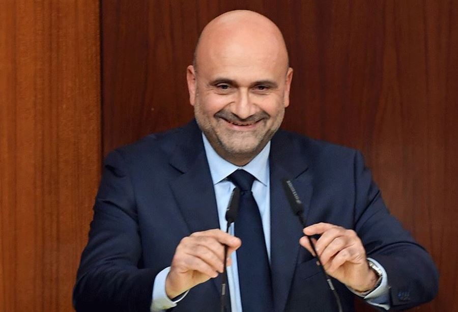 وزير الصحة يبلغ أبي رميا خبرًا سارًا!