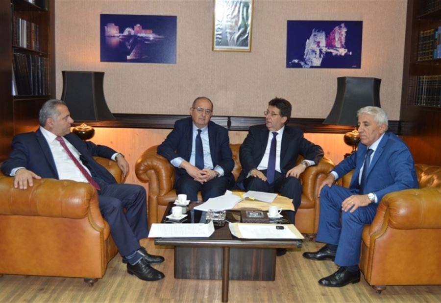 كنعان عرض وحمدان "التوظيف" و "الحسابات المالية"