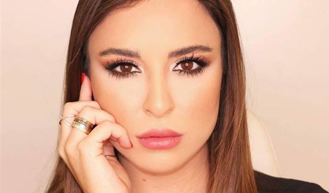 تغريدات متبادلة بين رلى حمادة وسارة أبي كنعان..فما السبب؟ تغريدات متبادلة بين رلى حمادة وسارة أبي كنعان..فما السبب؟